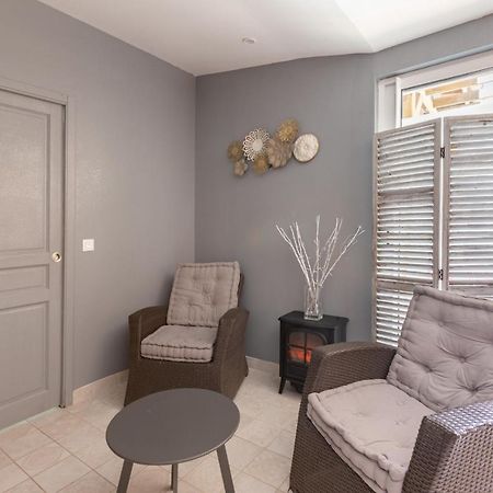 Le Comptoir Des Ecoliers Bed and Breakfast Gémozac Εξωτερικό φωτογραφία