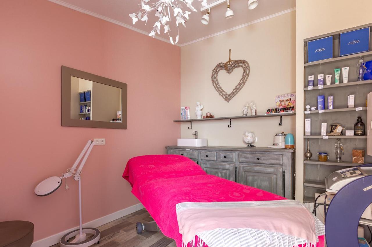 Le Comptoir Des Ecoliers Bed and Breakfast Gémozac Εξωτερικό φωτογραφία