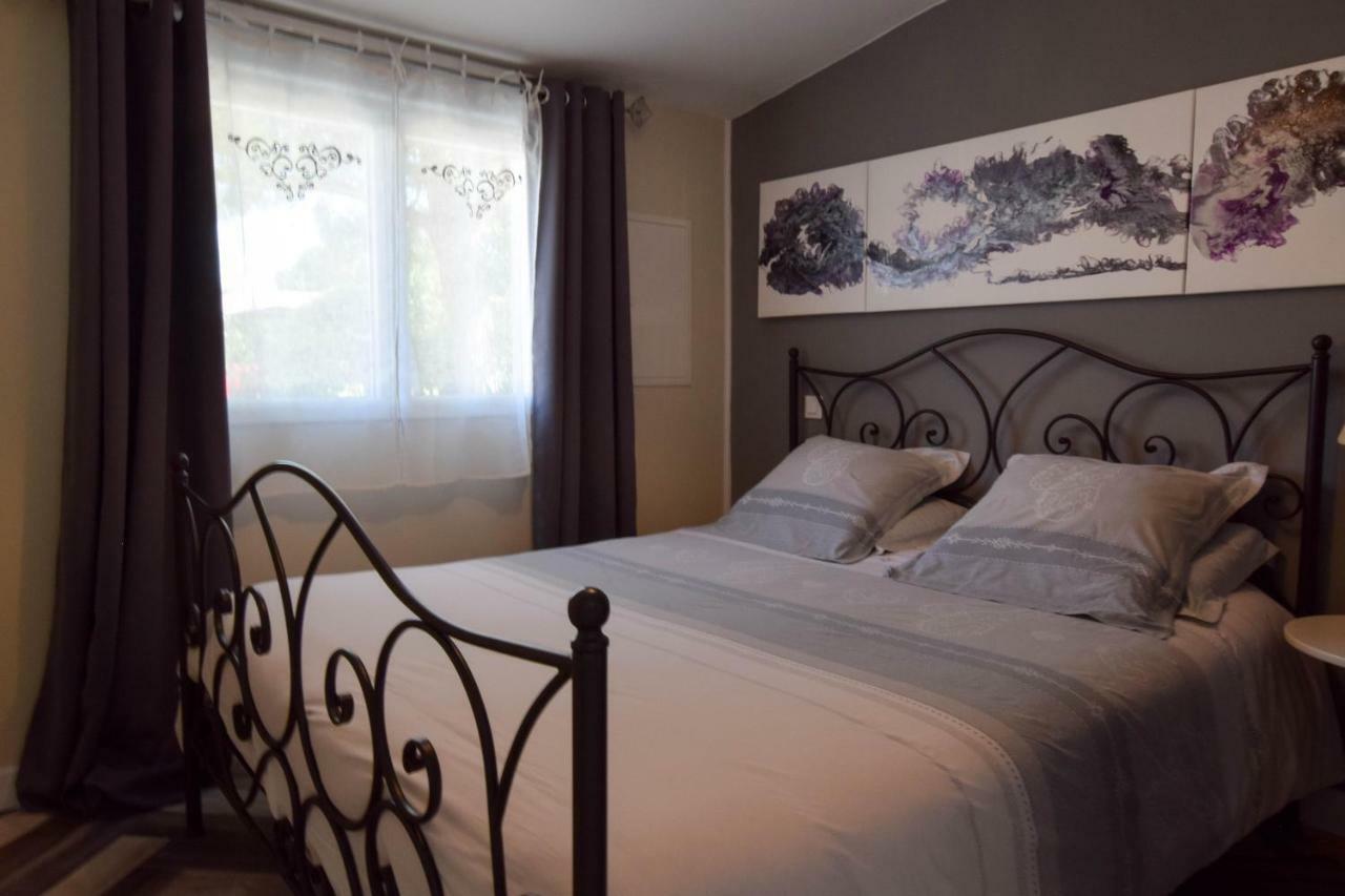 Le Comptoir Des Ecoliers Bed and Breakfast Gémozac Εξωτερικό φωτογραφία
