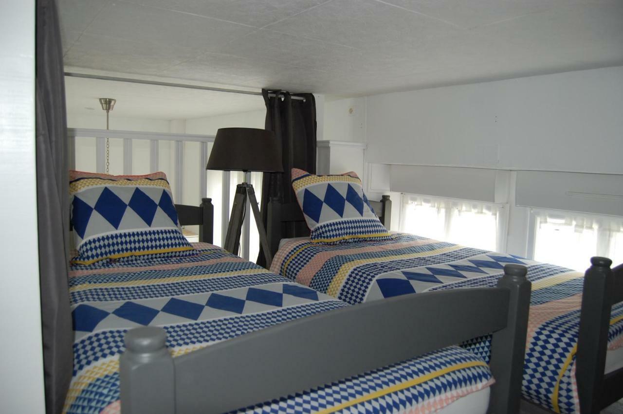 Le Comptoir Des Ecoliers Bed and Breakfast Gémozac Εξωτερικό φωτογραφία