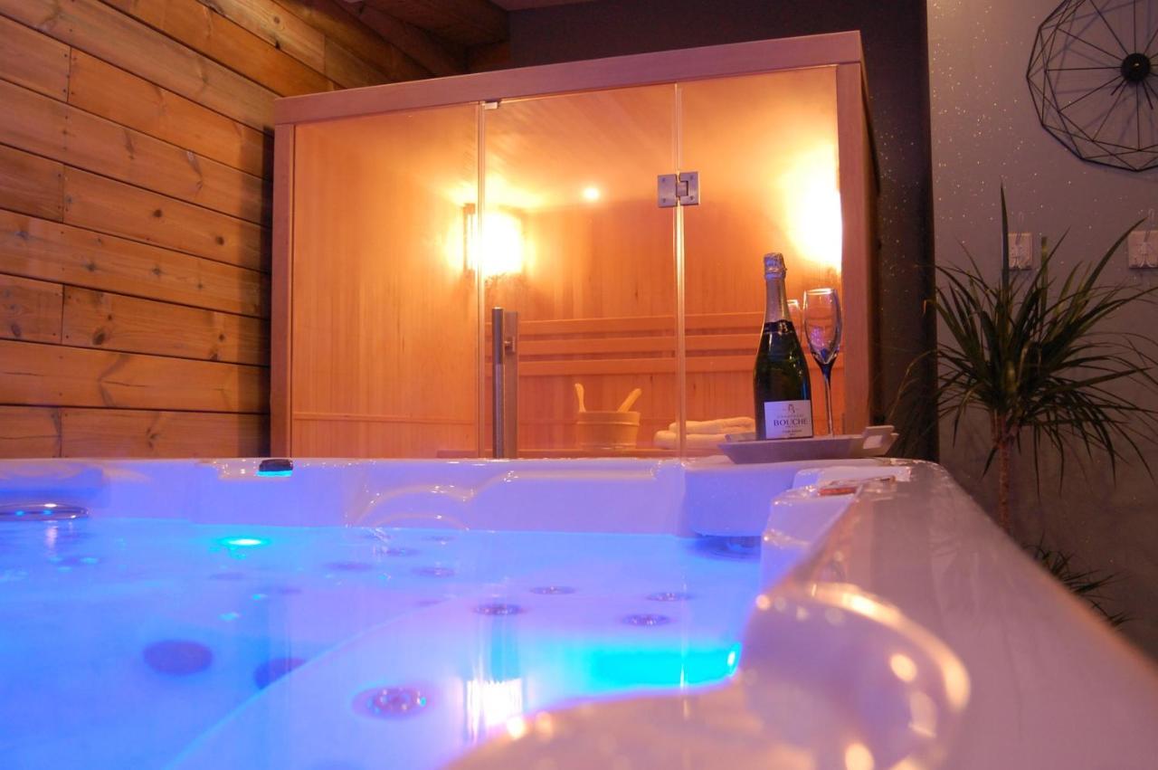 Le Comptoir Des Ecoliers Bed and Breakfast Gémozac Εξωτερικό φωτογραφία