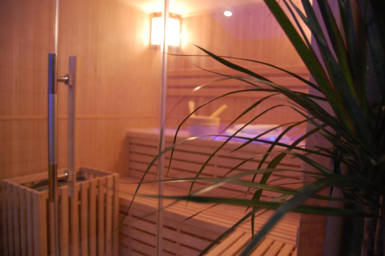 Le Comptoir Des Ecoliers Bed and Breakfast Gémozac Εξωτερικό φωτογραφία