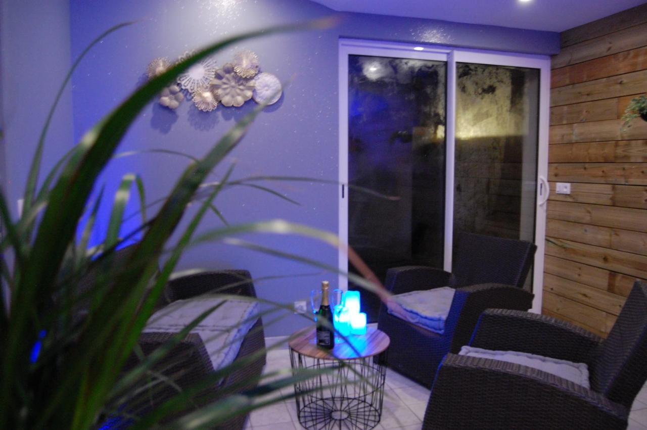 Le Comptoir Des Ecoliers Bed and Breakfast Gémozac Εξωτερικό φωτογραφία