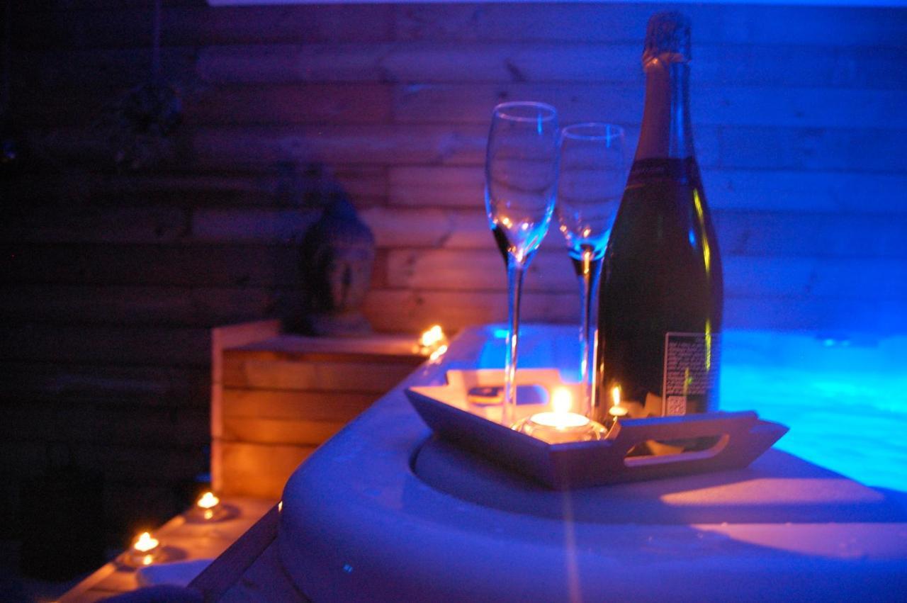 Le Comptoir Des Ecoliers Bed and Breakfast Gémozac Εξωτερικό φωτογραφία