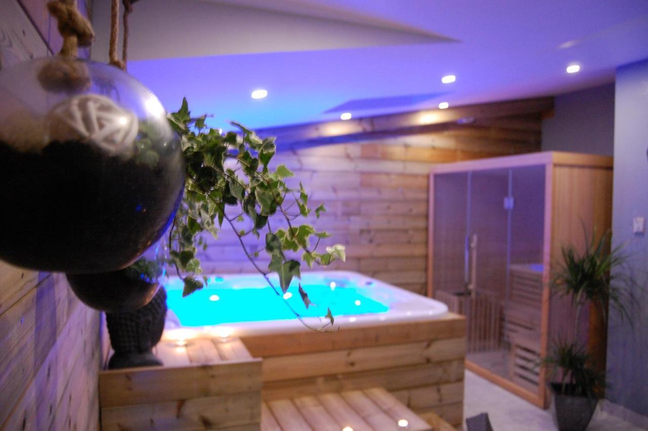 Le Comptoir Des Ecoliers Bed and Breakfast Gémozac Εξωτερικό φωτογραφία