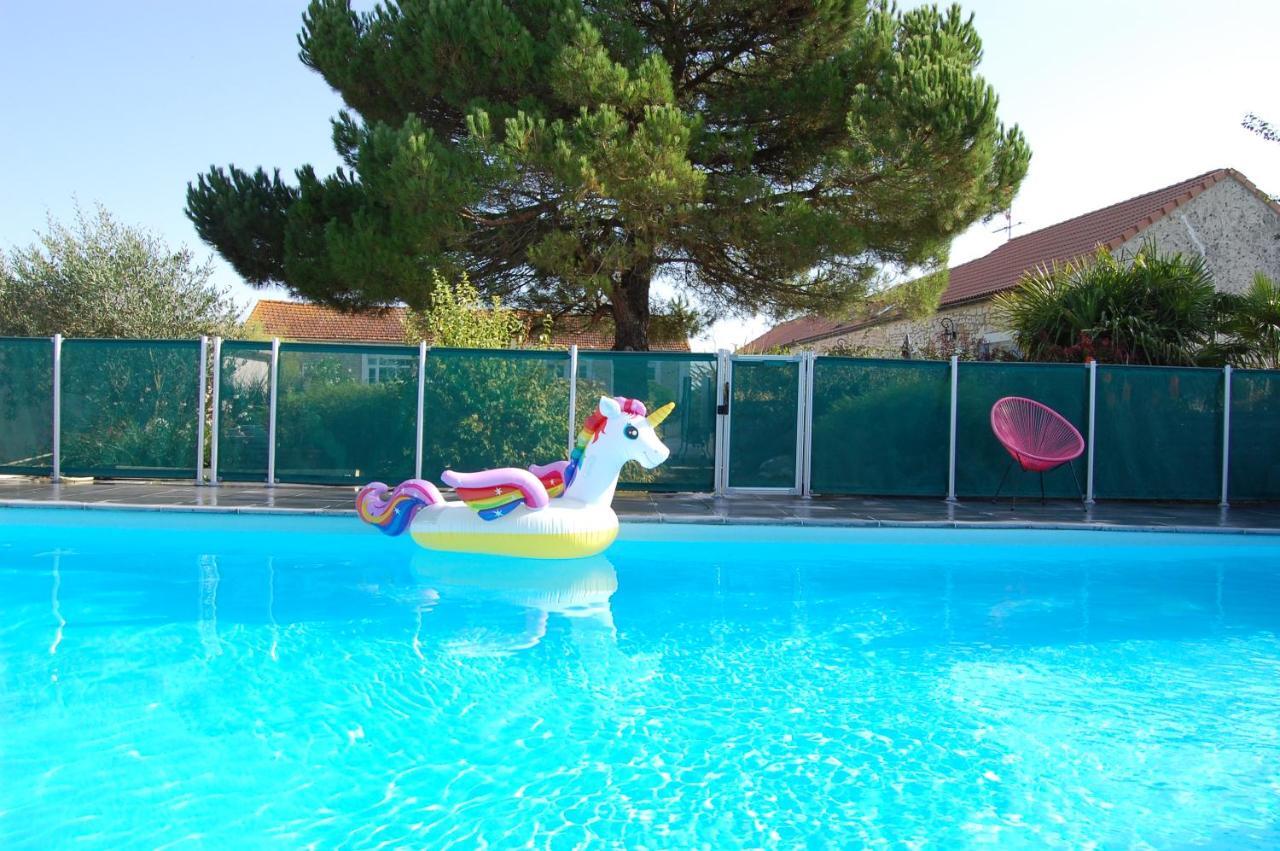Le Comptoir Des Ecoliers Bed and Breakfast Gémozac Εξωτερικό φωτογραφία